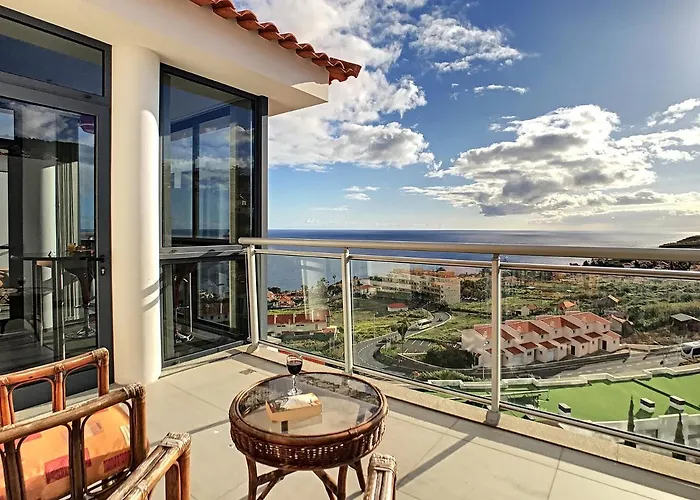 Penthouse Paradisus By Lovelystay Caniço