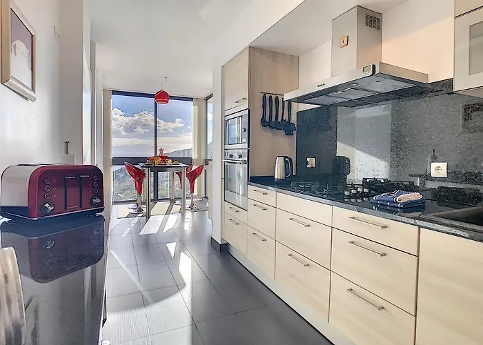 Penthouse Paradisus By Lovelystay Apartmán